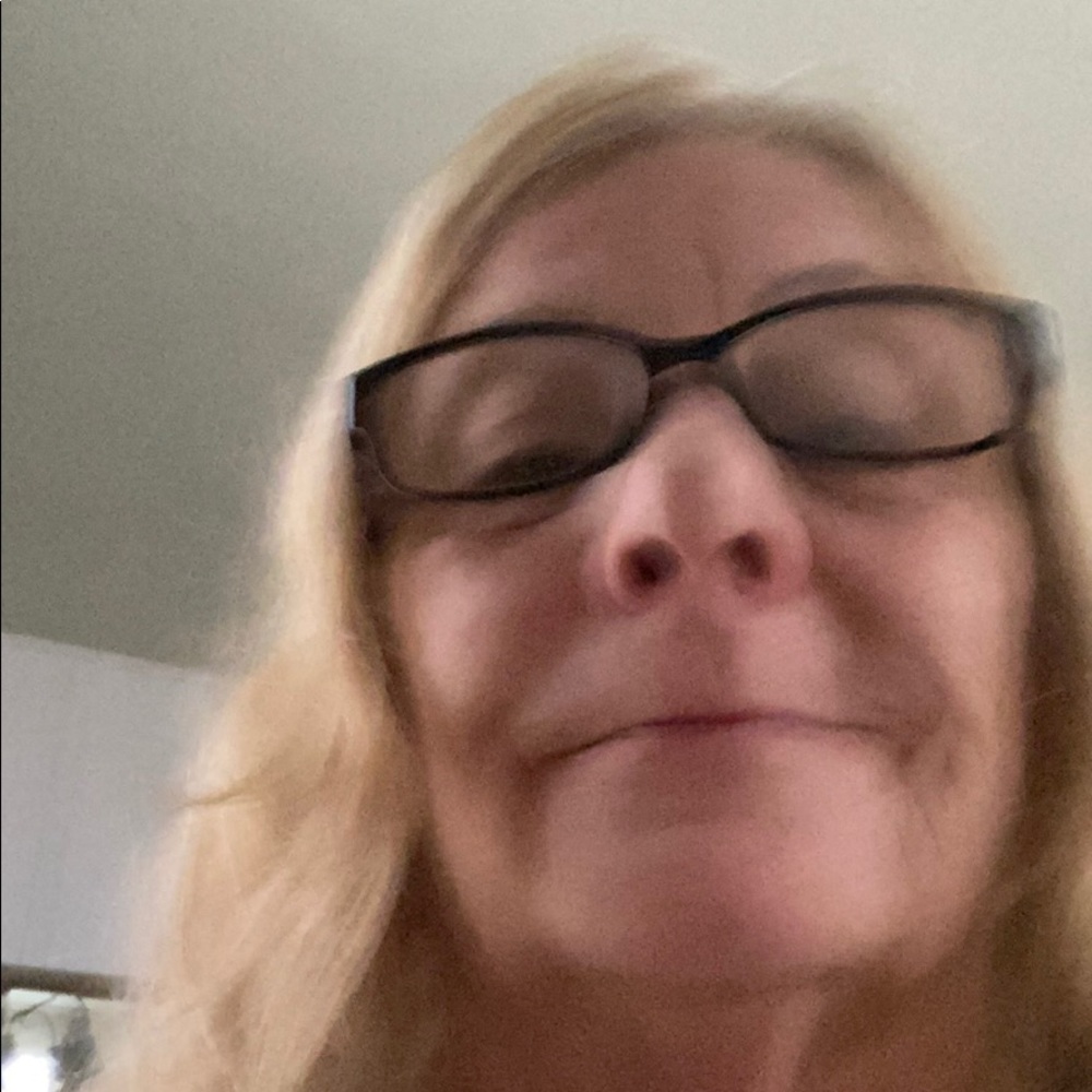 Meet your Posher, Debbie